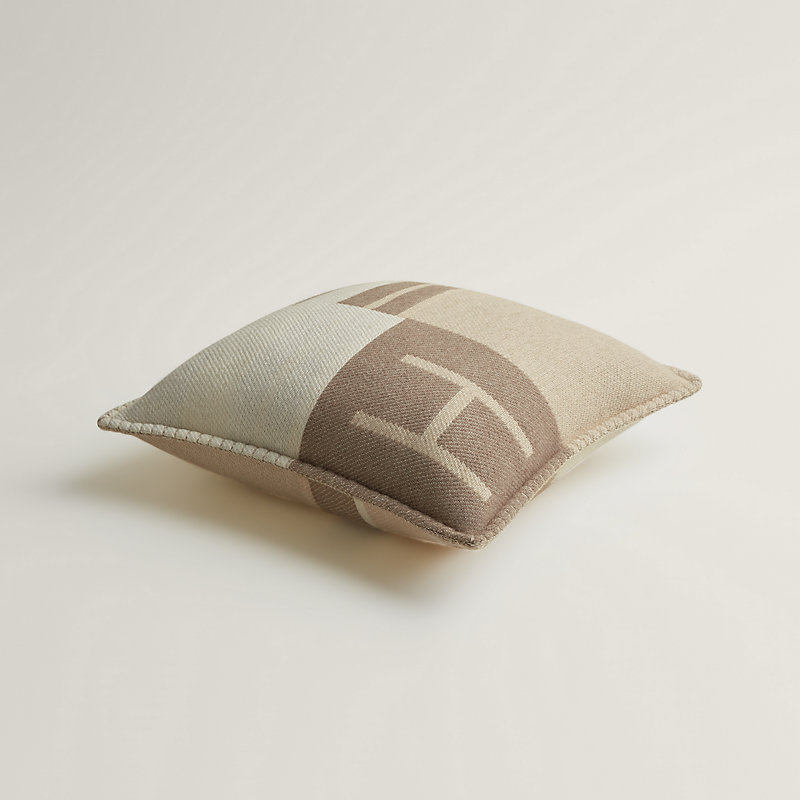 Avalon Cab pillow - Blue | Hermès USA